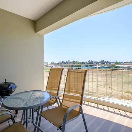 Latitudes 1 Bedroom Appartement Meneou