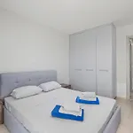 Latitudes 1 Bedroom דירה *
