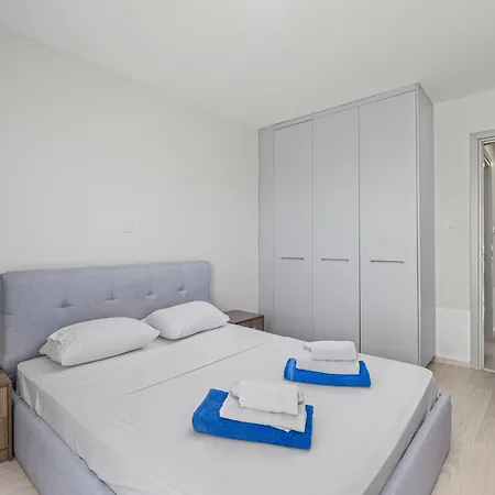 Latitudes 1 Bedroom Apartament *