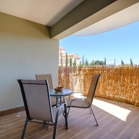 Latitudes 1 Bedroom Apartamento *