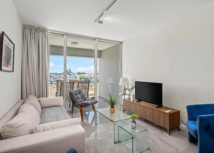 Latitudes 1 Bedroom Meneou